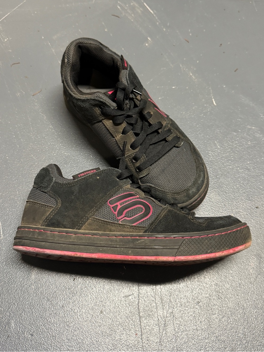Five Ten freerider Women's mountain biking shoes Black & Pink leather